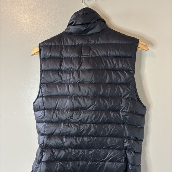 GAP Womens Black Puffer Vest Down Quilted Sleeveless Zip Pockets Sz Medium - Picture 10 of 11